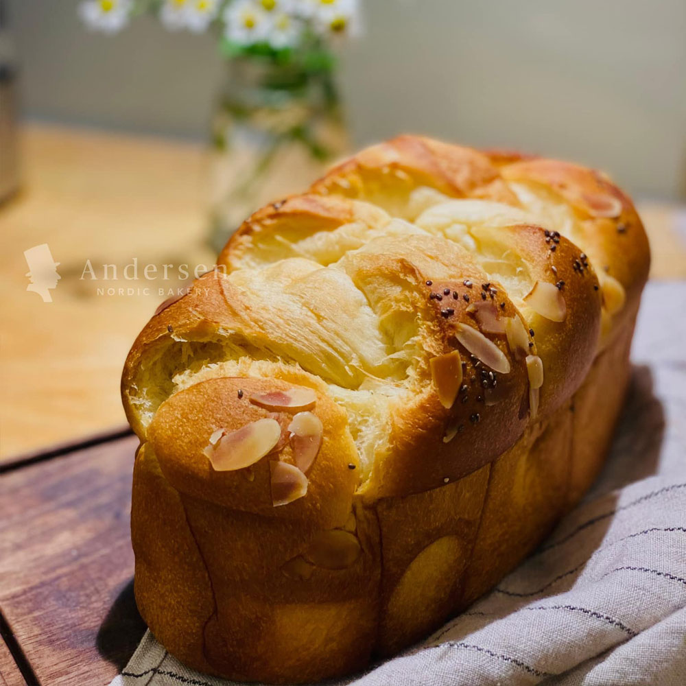 Brioch&eacute; bread